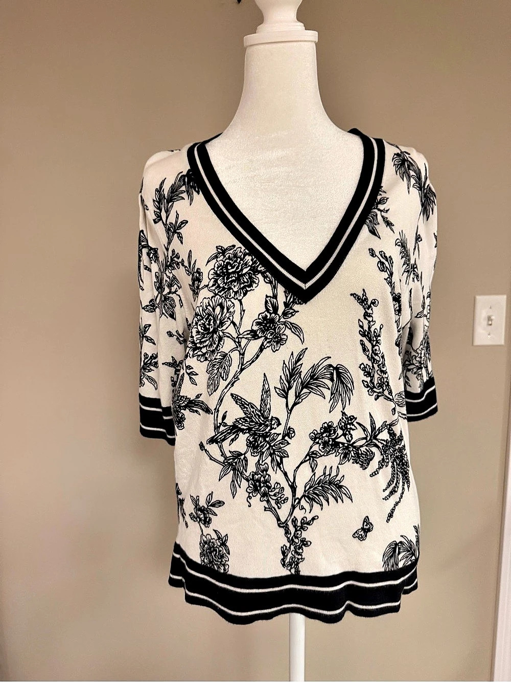White House Black Market Floral V-Neck Sweater